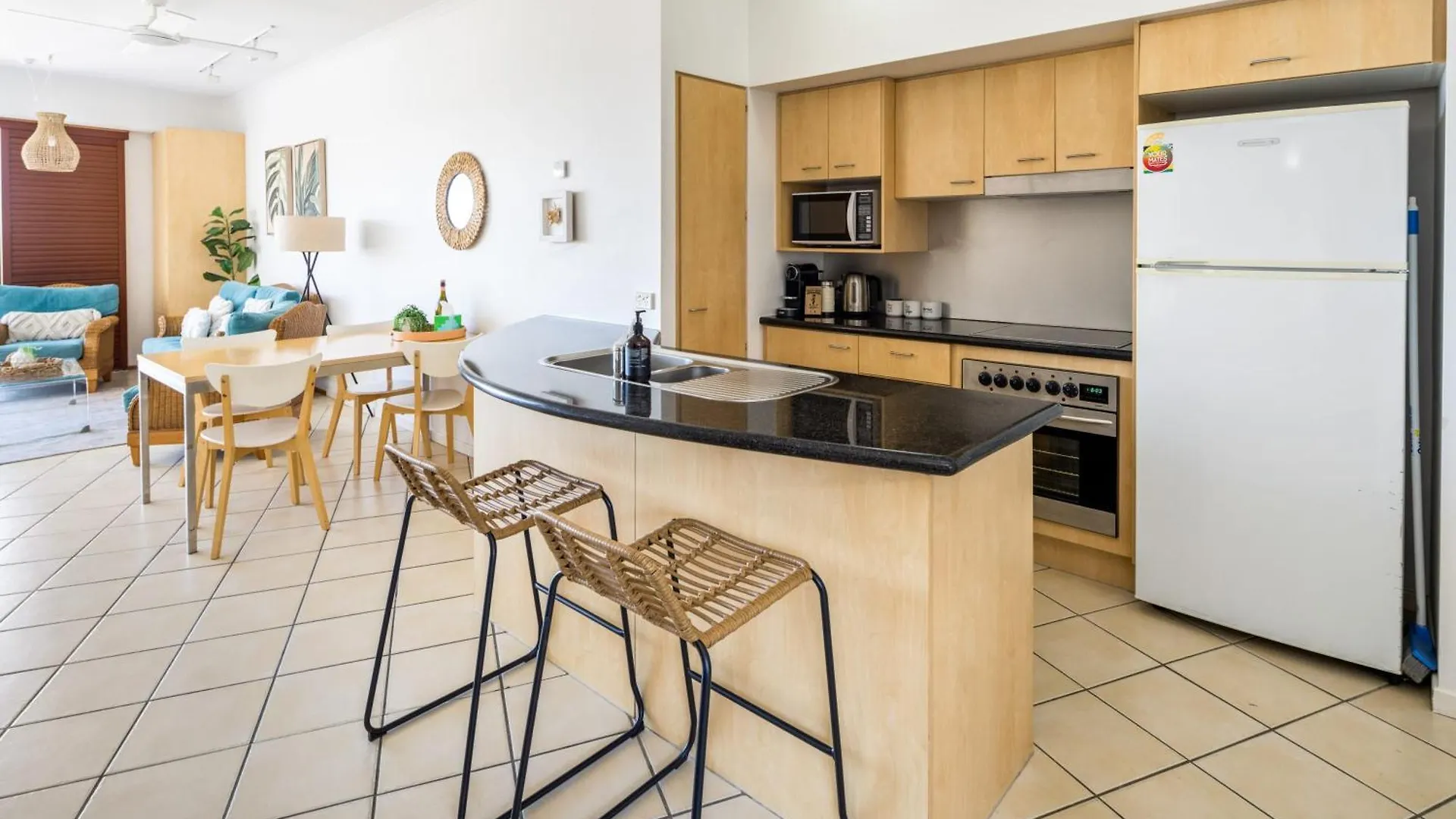 公寓 Top Floor Unit With Private Rooftop Terrace 卡伦德拉