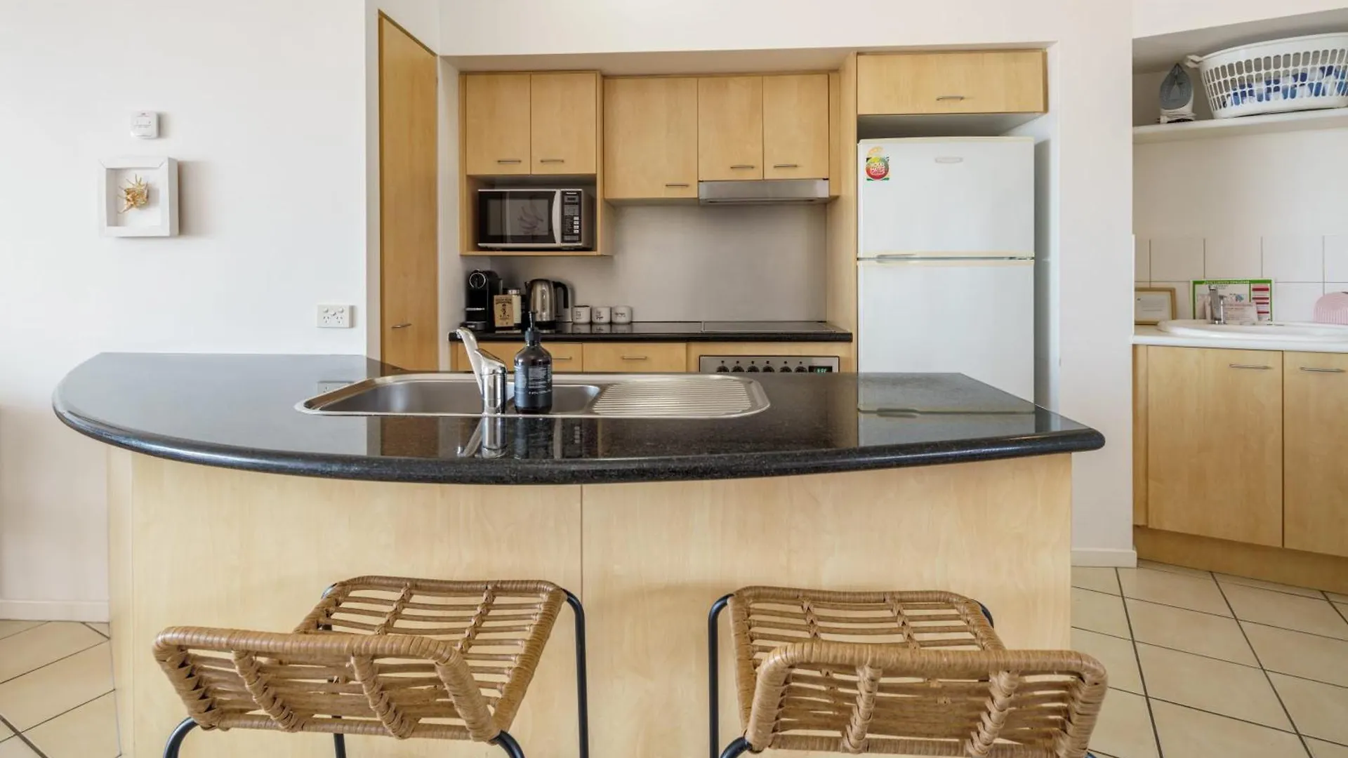 Top Floor Unit With Private Rooftop Terrace Caloundra 0*,  Australia