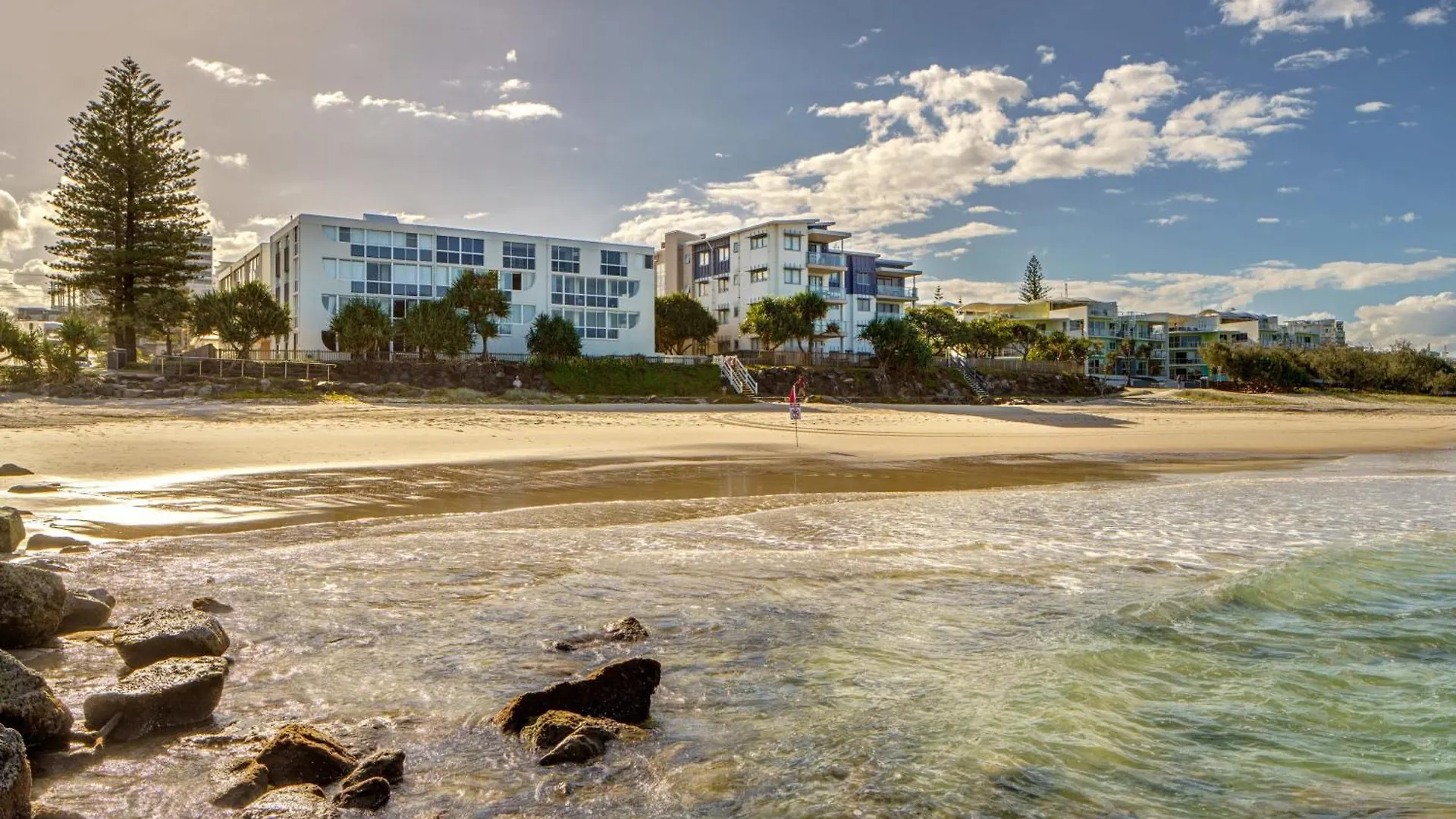 Top Floor Unit With Private Rooftop Terrace Caloundra Apartment